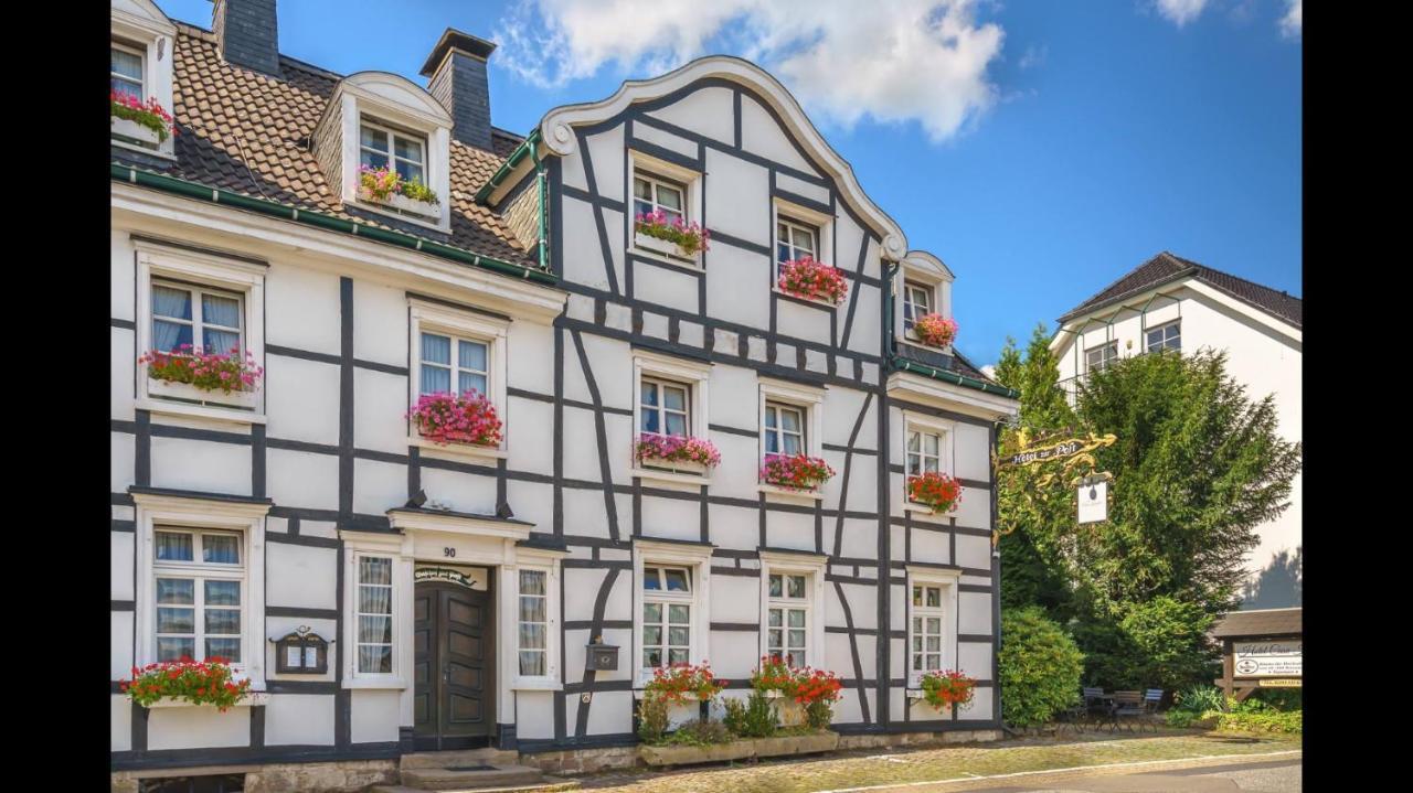 Hotel Zur Post Dabringhausen - Contactless Self Check-In Вермельскирхен Экстерьер фото