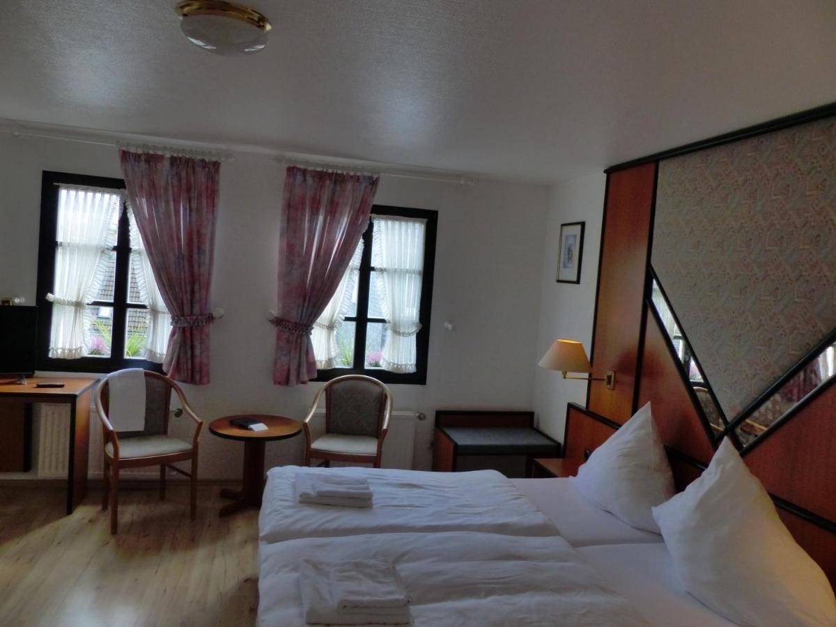 Hotel Zur Post Dabringhausen - Contactless Self Check-In Вермельскирхен Экстерьер фото