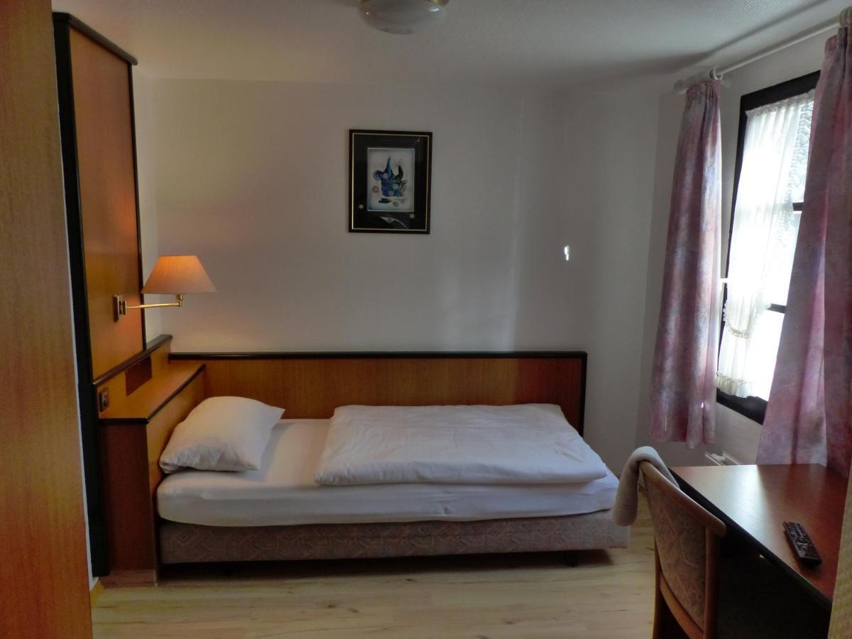 Hotel Zur Post Dabringhausen - Contactless Self Check-In Вермельскирхен Экстерьер фото