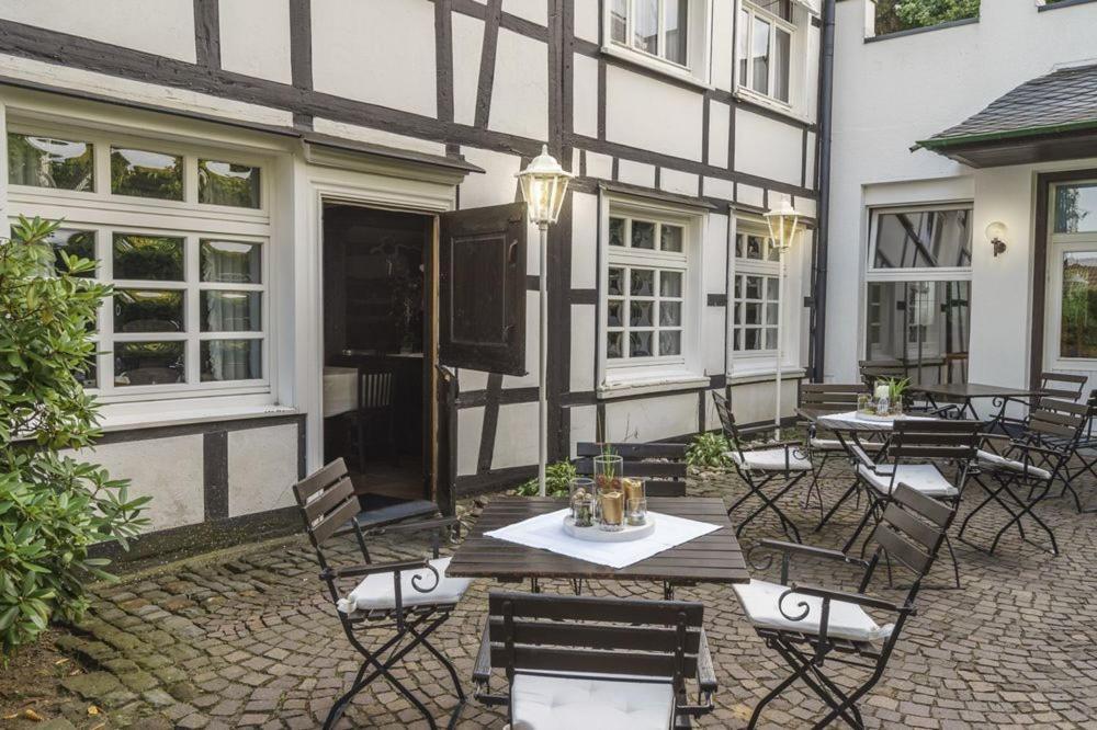 Hotel Zur Post Dabringhausen - Contactless Self Check-In Вермельскирхен Экстерьер фото