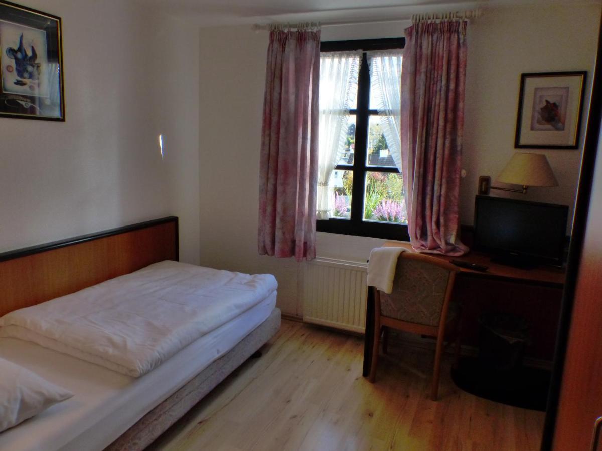 Hotel Zur Post Dabringhausen - Contactless Self Check-In Вермельскирхен Экстерьер фото